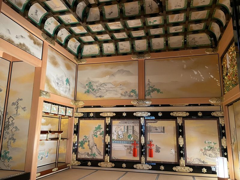 Nagoya Private Tour - Nagoya castle Honmaru Palace