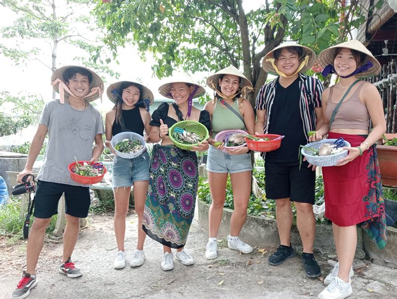 Ho Chi Minh Private Tour - full basket after pick up 