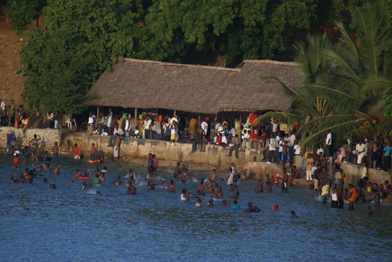 Tanga Private Tour - Tanga local beach