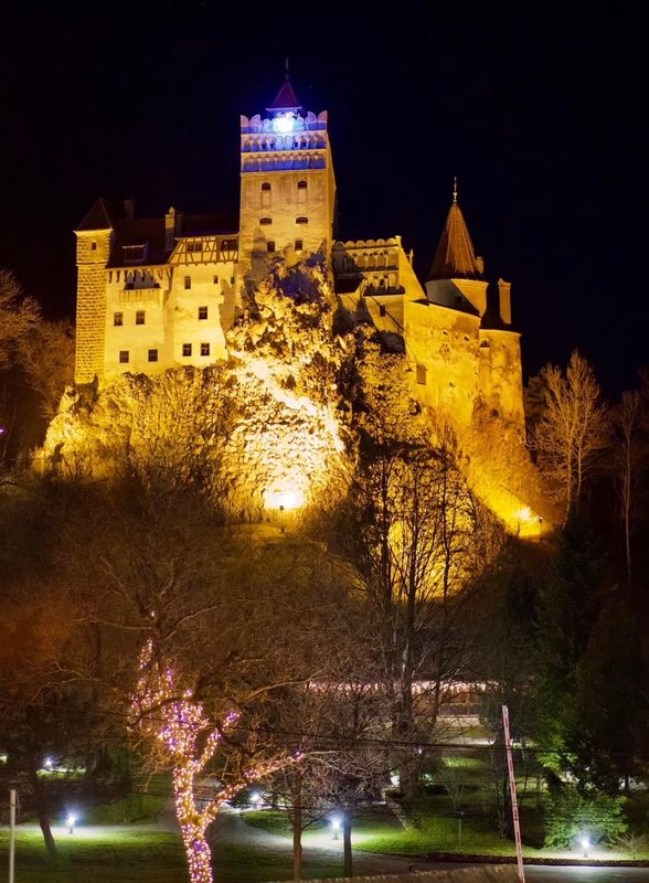 Bucharest Private Tour - Bran Castle by night