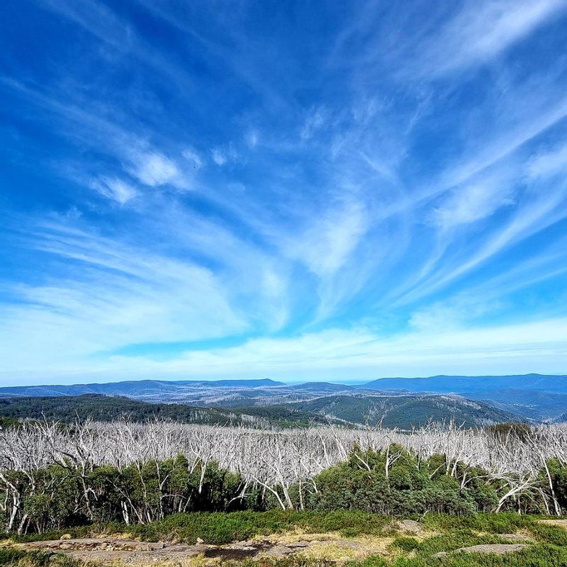 Melbourne Private Tour - Wonderful skies over Lake Mountain