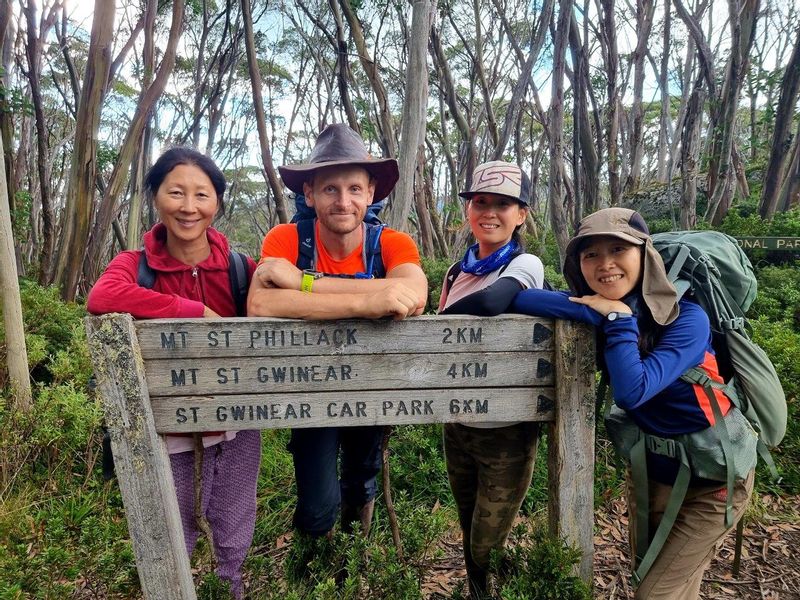 Melbourne Private Tour - Hiking group on the Australian Alpine trail