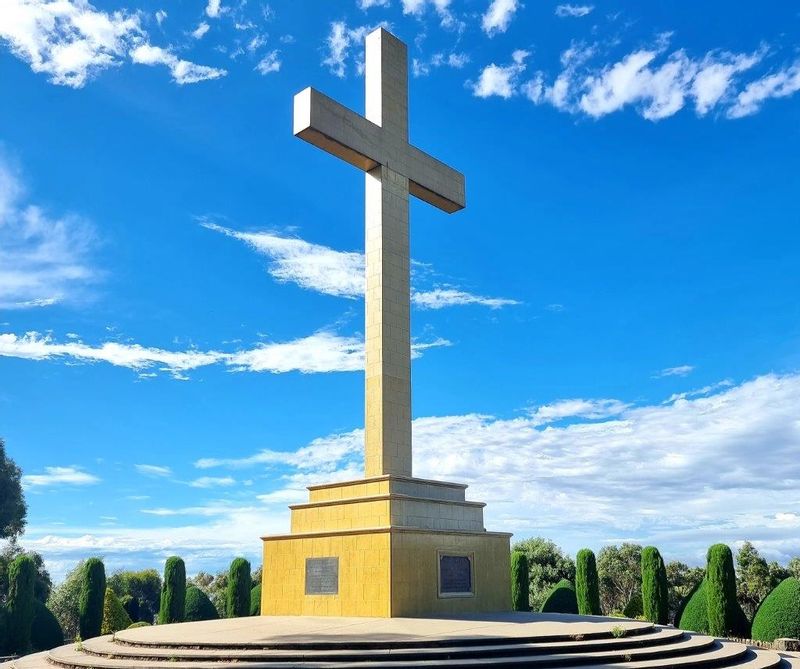 Melbourne Private Tour - The Memorial Cross