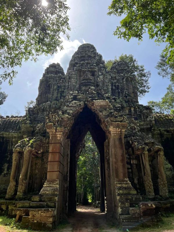 Siem Reap Private Tour - Face Of Bayon Gate