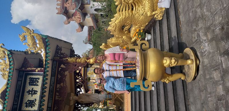 Khanh Hoa Private Tour - Praying area  in front of pagoda 