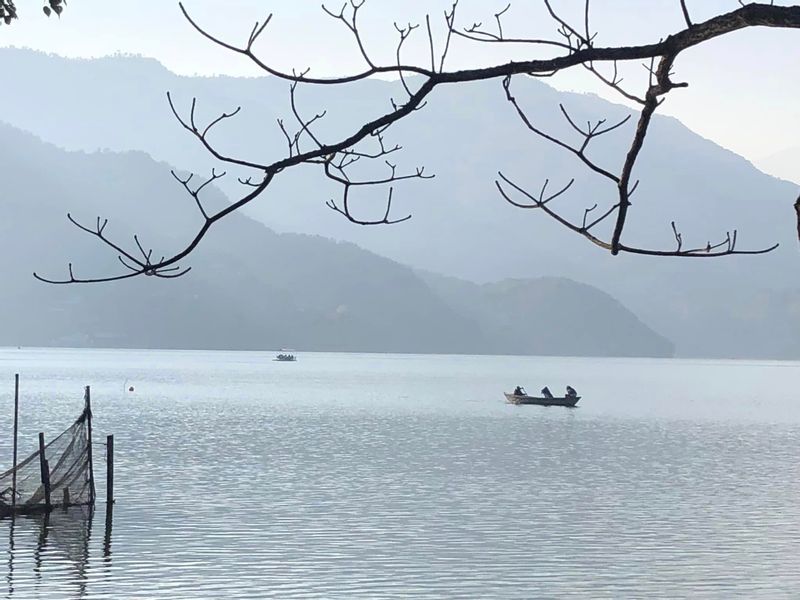 Gandaki Private Tour - phewa lake