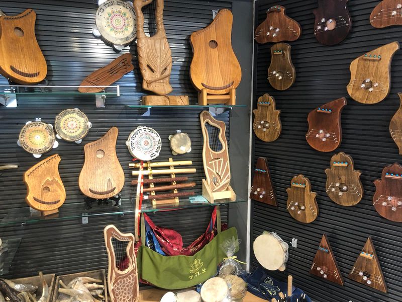 Jerusalem Private Tour - The Harp like King David used to play on in the Arab Shuk 