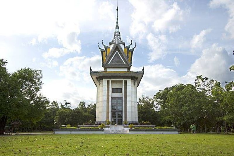 Phnom Penh Private Tour - Choeung Ek Genocidal Center