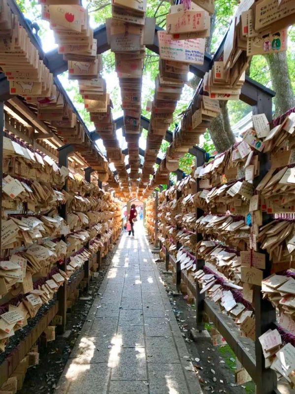 Saitama Private Tour - Hikawa Shrine 
A lot of "ema" are hanging !
Do all their wishes come true ? 