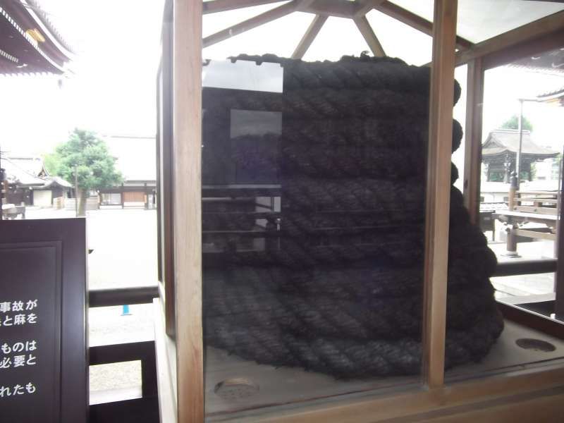 Kyoto Private Tour - Sample of "kezuna" hair rope in Higashi-Honganji temple. Made of the mixture of hemp tissues and women`s hair, this rope was used to transport huge pieces of timber for the construction of the halls. 