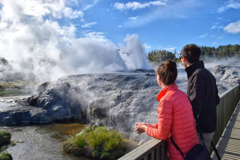 Bay of Plenty Private Tour - Te Puia: Viewing Pohutu Geyser from Bridge