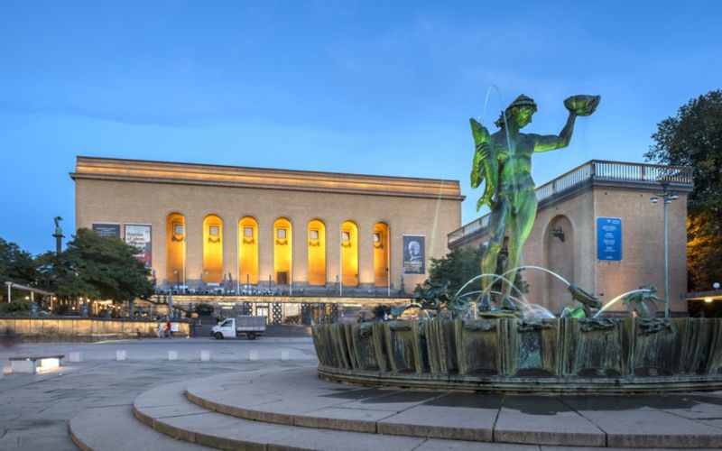 Gothenburg Private Tour - Poseidon and Gothenburg's cultural center