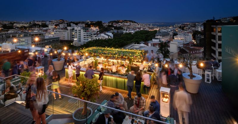 Lisbon Private Tour - Sky bar