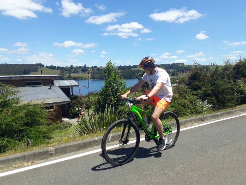 Puerto Varas Private Tour - we will start cycling around the the lake heading north to Frutillar.
About an hour and a half (about 18 km) bordering Lake Llanquihue and looking old German-style houses on our way