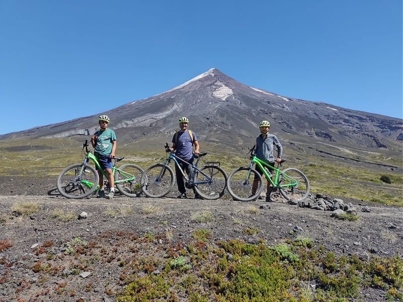 Puerto Varas Private Tour - En acenso al volcán