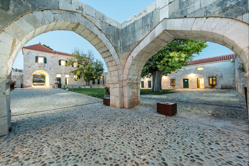 Zadar Private Tour - Maškovića Han