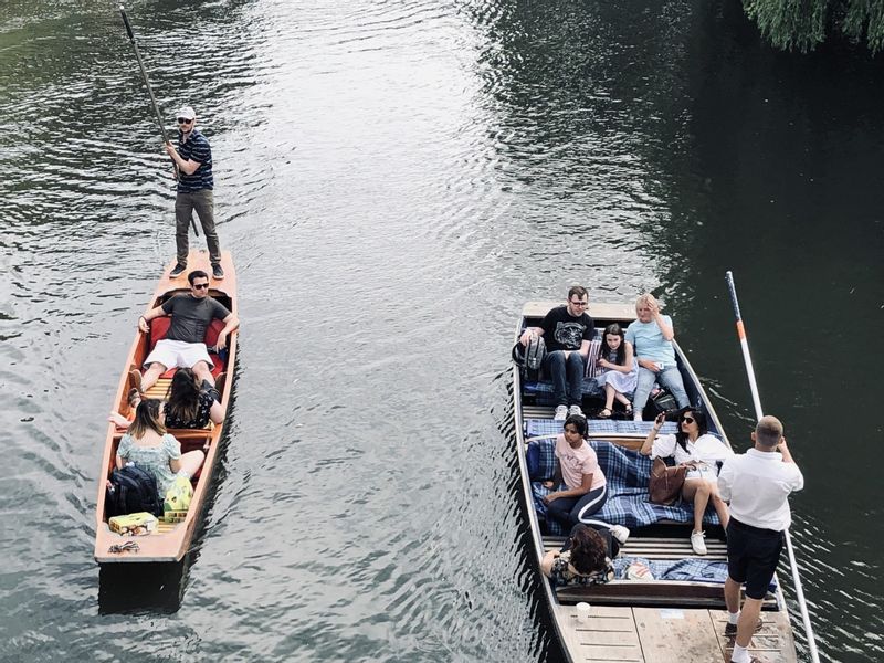 Cambridge Private Tour - Punting on the River Cam