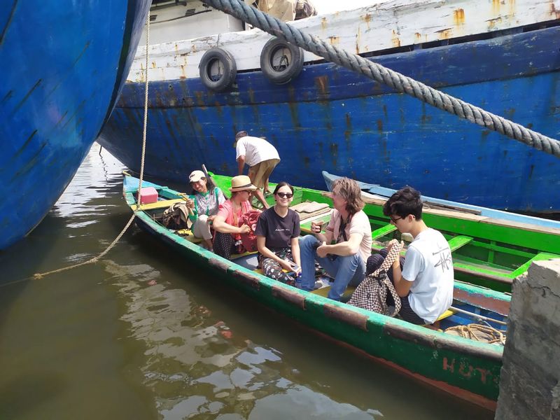 Jakarta Private Tour - Boating at sunda kelapa harbour