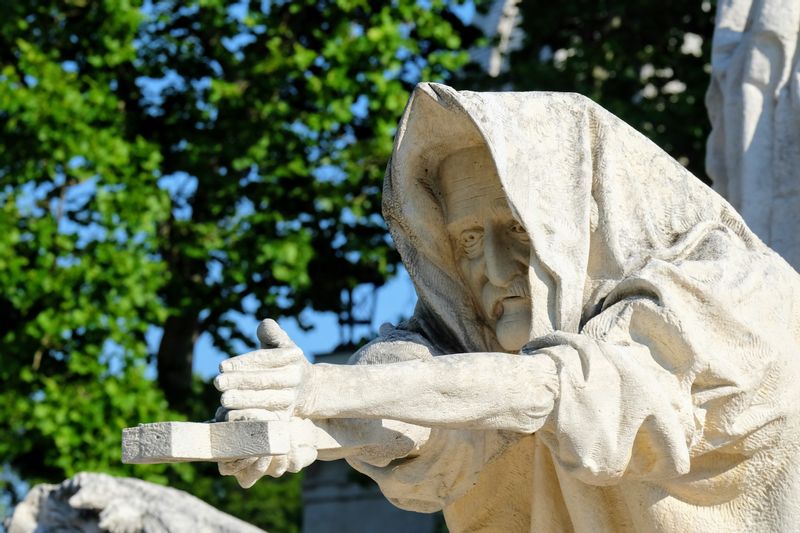 Budapest Private Tour - Grave, National Cemetery of Hungary