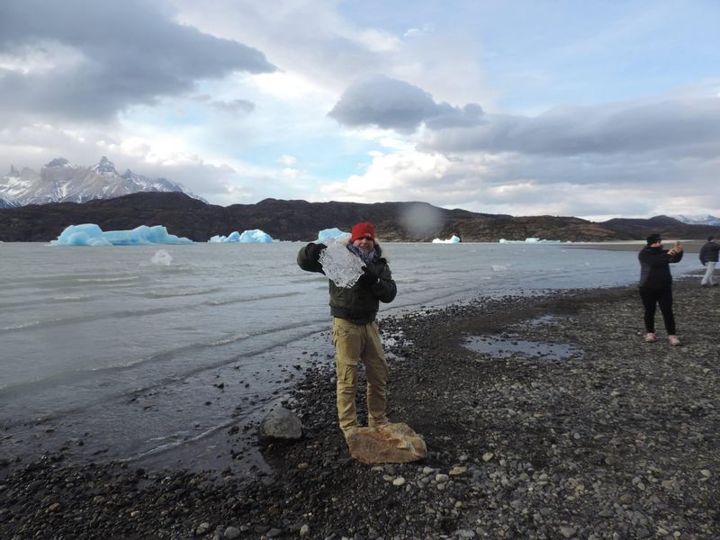 Punta Arenas Private Tour - Grey lake