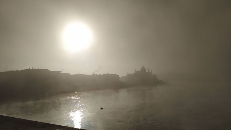 Budapest Private Tour - Hungarian Parliament in the fog