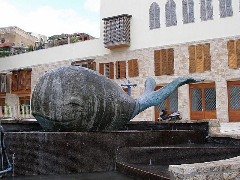 Tel Aviv Private Tour - Outdoor sculpture.