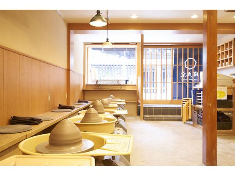 Osaka Private Tour - Inside ofthe pottery class