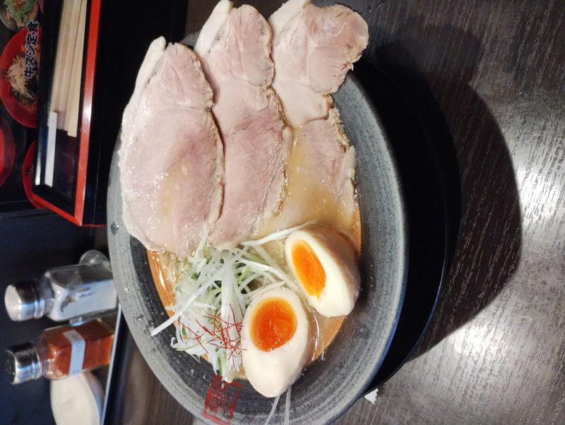 Osaka Private Tour - tasty and Ramen 