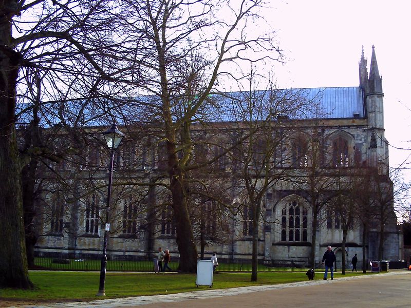 Winchester Private Tour - Cathedral Cloister