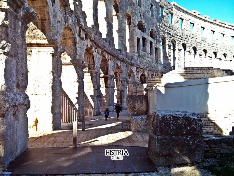 Istria Private Tour - Pula amphiteater