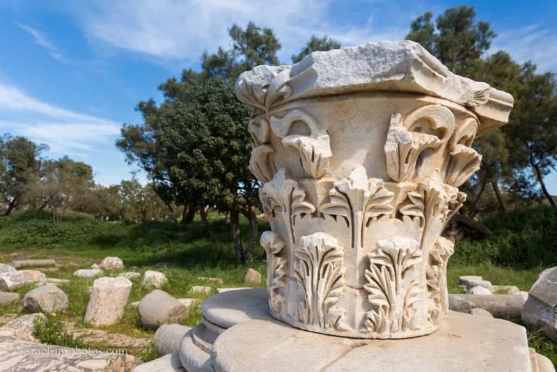 Tel Aviv Private Tour - Remains of Roman column