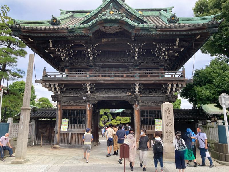 Tokyo Private Tour - Taishakuten temple front view