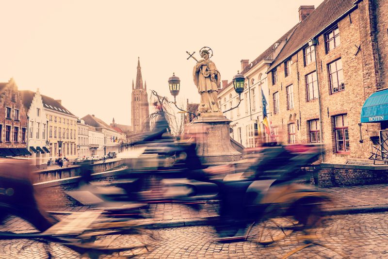 Bruges Private Tour - Notre Dame Tower, Pilgrimage bridge, horse cartdge ad Bruges