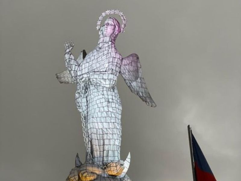 Quito Private Tour - El Panecillo view point 