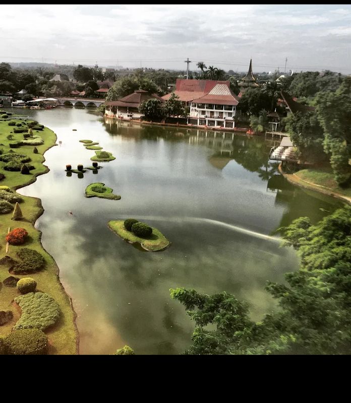 Jakarta Private Tour - Artificial lake of Indonesian archipelago