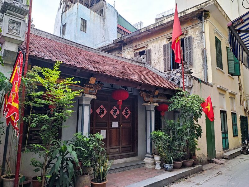 Hanoi Private Tour - Temple in Hanoi