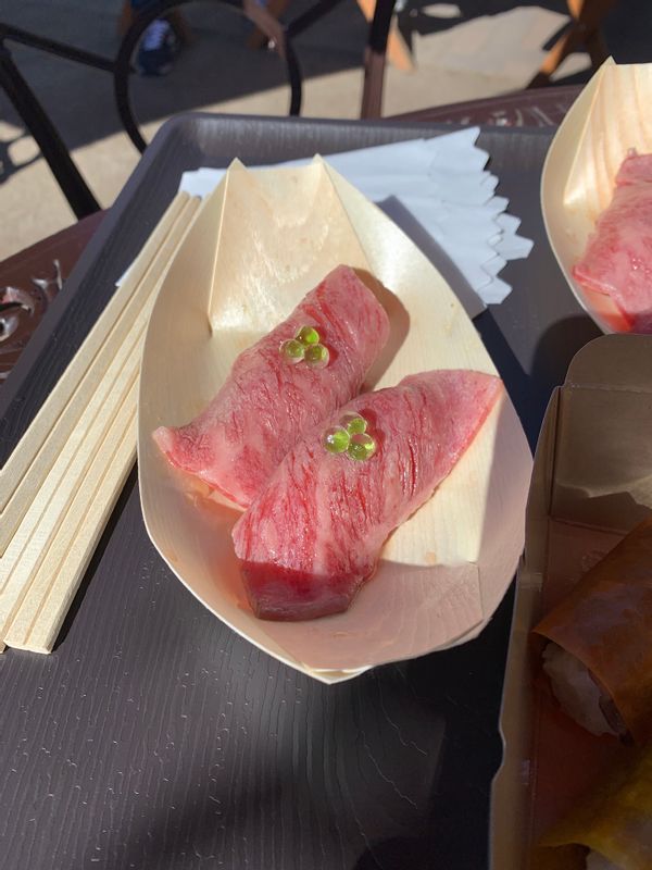 Aichi Private Tour - Wagyu sushi at Inuyama castle street