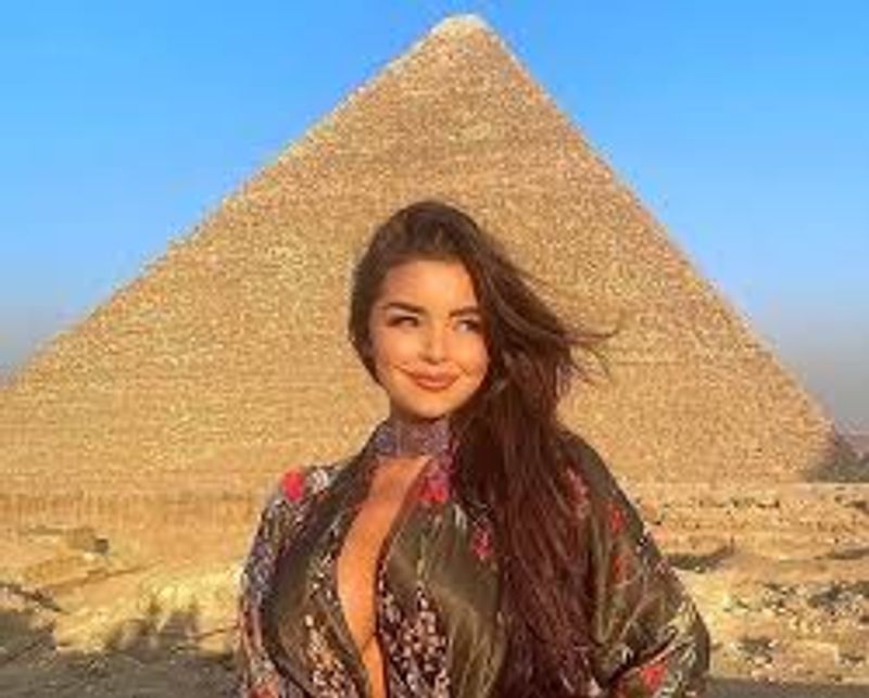 Giza Private Tour - Tourist in front of the pyramids