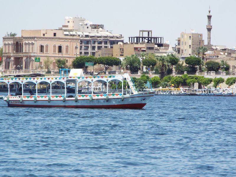 Luxor Private Tour - the motor boat (foloka)