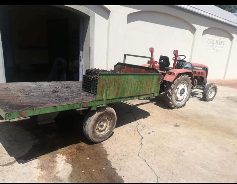 Cape Town Private Tour - Tractor on the Wine farm