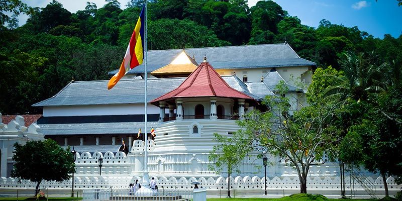 Colombo Private Tour - Temple of tooth relic kandy