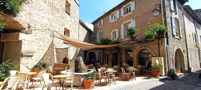 Aix en Provence Private Tour - Lourmarin