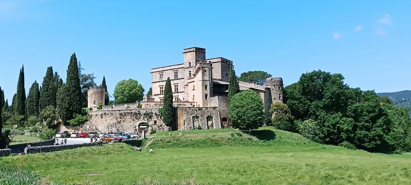 Aix en Provence Private Tour - Castle of Lourmarin