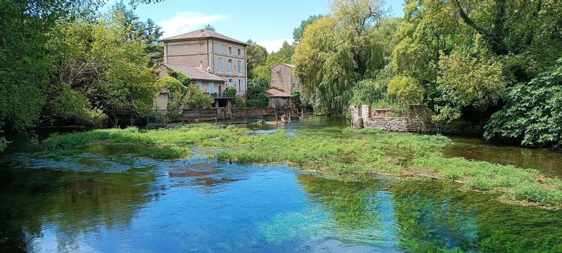 Aix en Provence Private Tour - Fontaine de Vaucluse