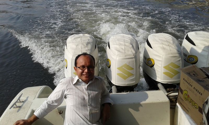 Jakarta Private Tour - with 4 engine, the boat runs for 35 knots at the open sea 