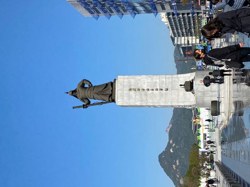 Seoul Private Tour - Gwanghwamun square