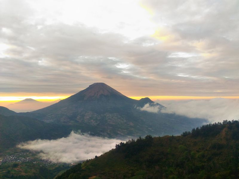 Yogyakarta Private Tour - Sikunir Sunrise