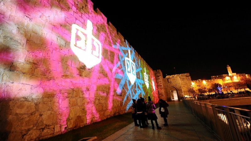 Jerusalem Private Tour - Hanukkah Light show