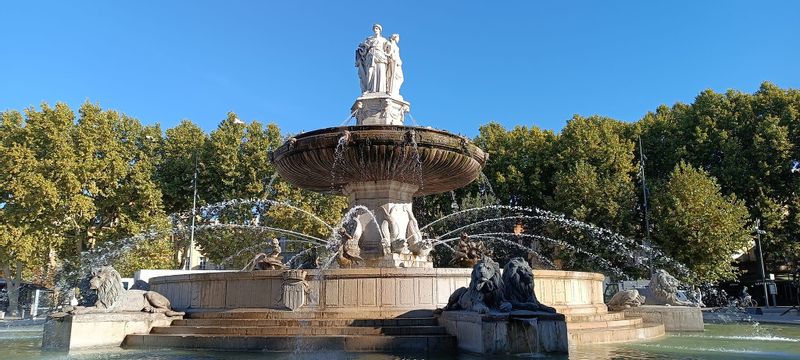 Marseille Private Tour - Fountain in Aix en Provence