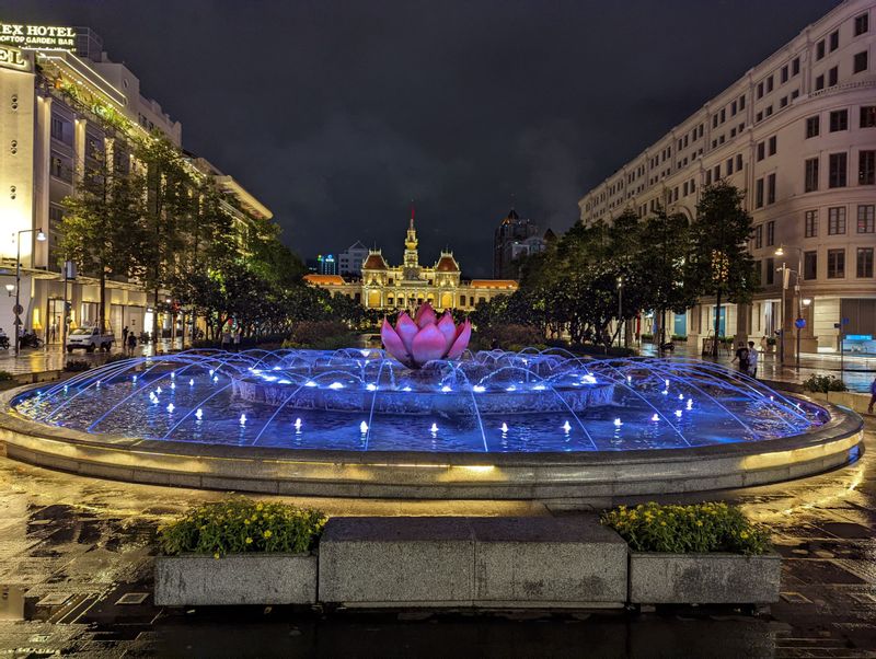 Ho Chi Minh Private Tour - Nguyen Hue street at night